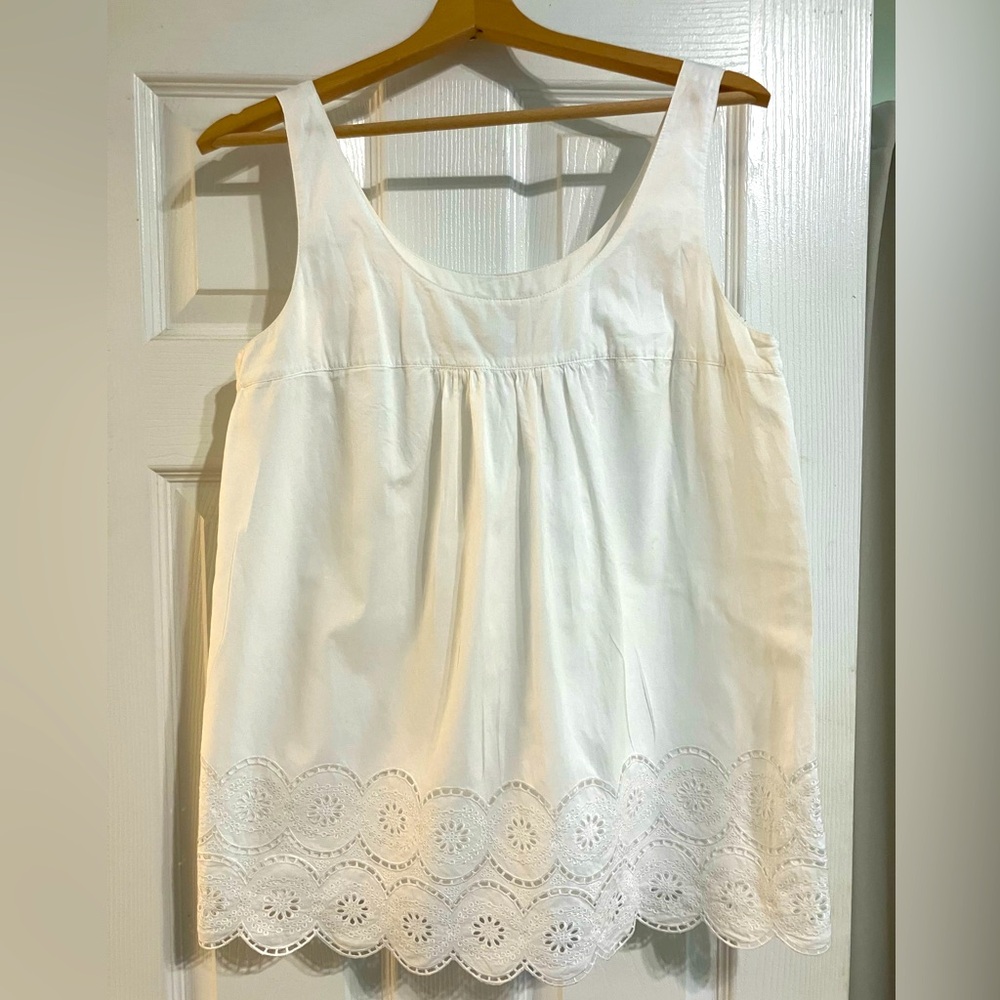 I.N.C. sleeveless embroidered shirt-size 8.